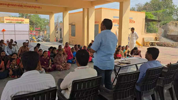 सौंदाला गाँव के लोग