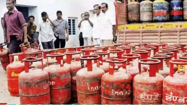 Commercial lpg cylinder : बढ़ गए गैस सिलेंडर के दाम