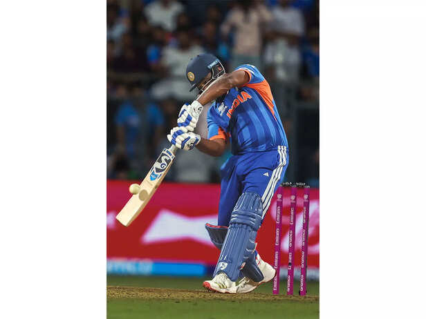 "Really happy for you chetta": Virat Kohli hails Sanju Samson for 'Player of the Tournament' performance in T20WC