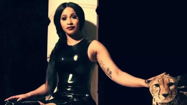 X| @_inmusic_| Cardi B’s Denver show moment leaves fans puzzled