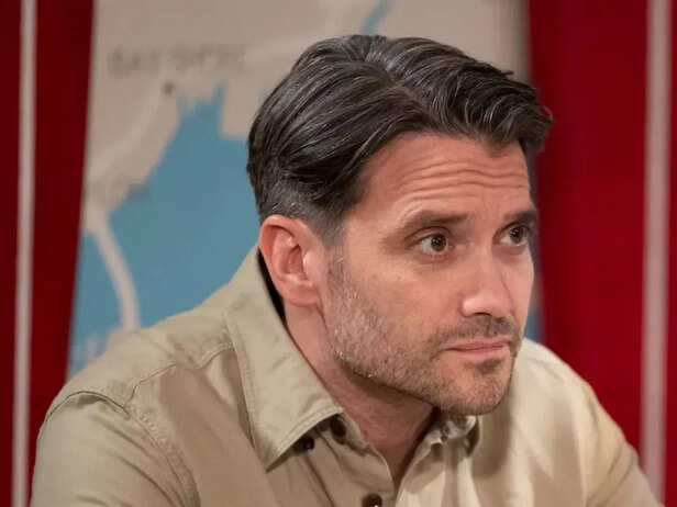 ​Dante Falconeri and Elizabeth Webber discover that they have more in common​