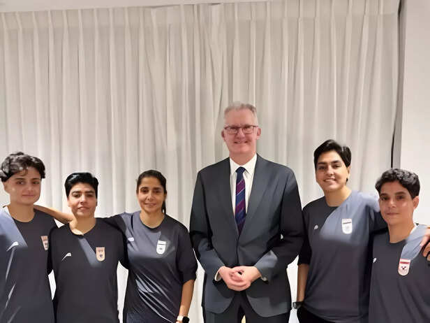 X| Iran women’s footballer reverses asylum decision