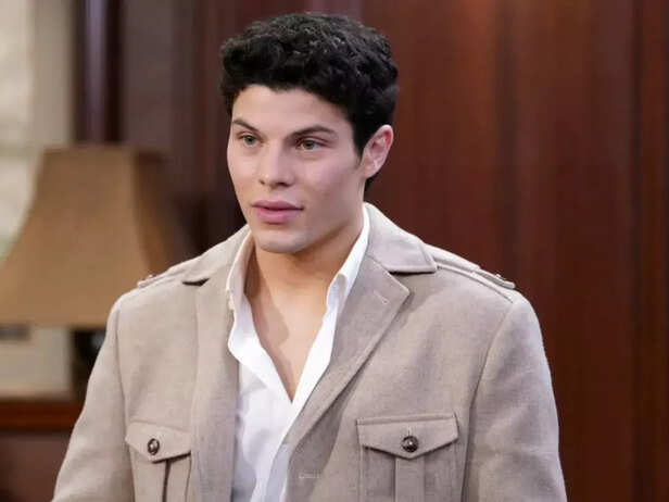 ​Electra had kissed R.J. first​