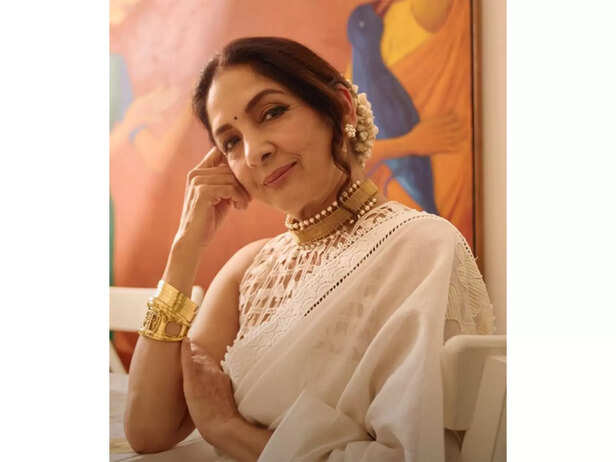 Neena Gupta shares clip from her first TV serial 'Dard', fans say "Miss the golden age"