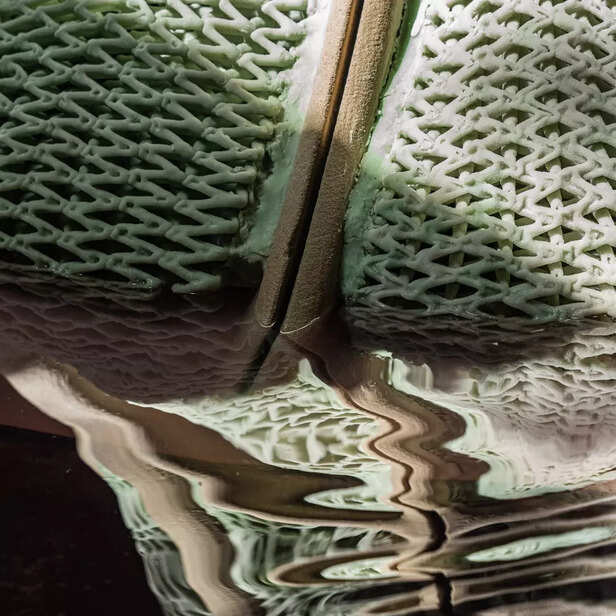 Instagram | @_valentinamori_ | Scientists Debut Living Carbon-Eating Walls