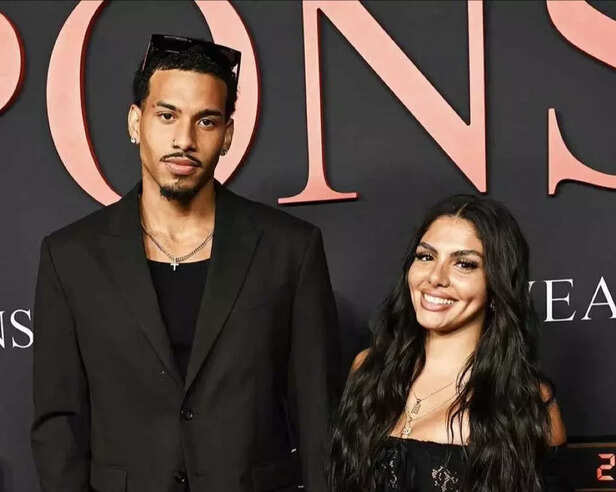 X | @Dextersbarn | Love Island Star Huda Mustafa and Louis Russell