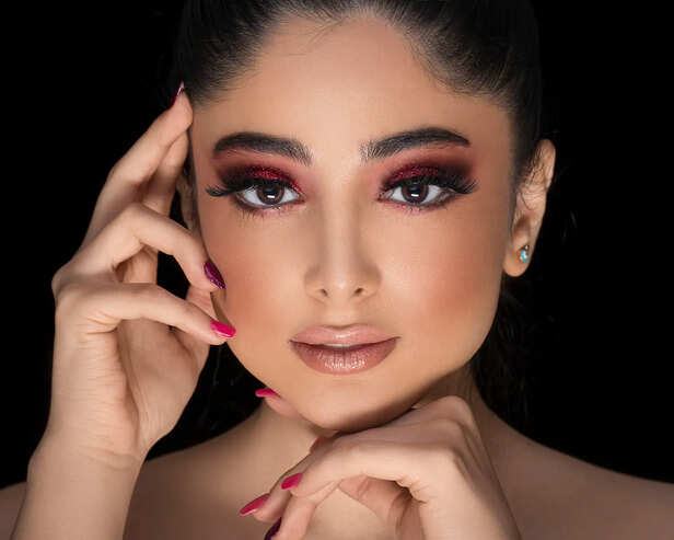 Double Wing Eyeliner