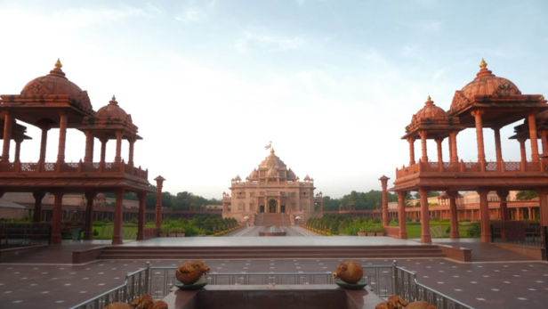 Akshardham Temple, New Delhi | Instagram - @delhi.akshardham