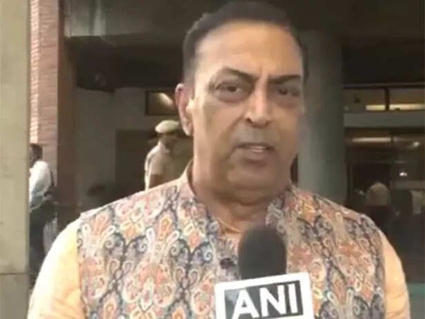 Vindu Dara Singh as Hanuman