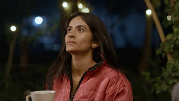 कूद फिल्म के सीन में केतकी कुलकर्णी