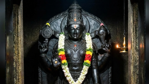 Lord Vishnu Idol (Image Credit: AI)