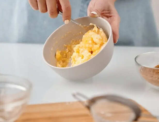 Banana and Yogurt Hair Mask                             (Image Credit : Pexels)