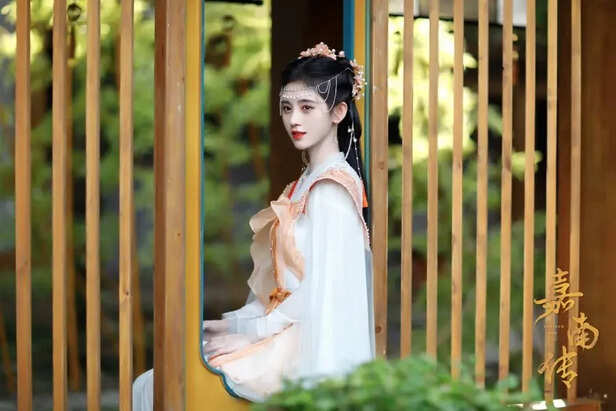 WeTV | Ju Jing Yi in Rebirth for You.