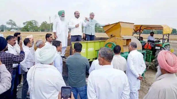 करनाल में चल रही अनुसंधान एवं विकास पहलों की समीक्षा