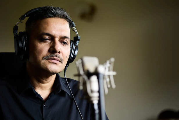 Neelesh Misra recording his stories