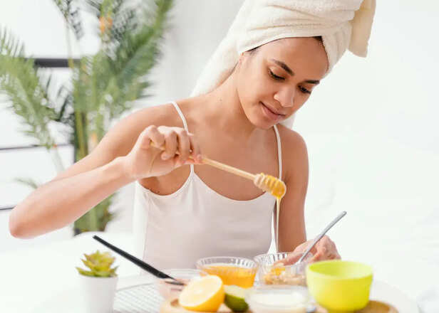 Mixing Skincare              (Image Credit : Freepik)