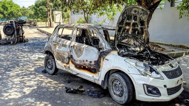 प्रदर्शन में हुई आगजनी