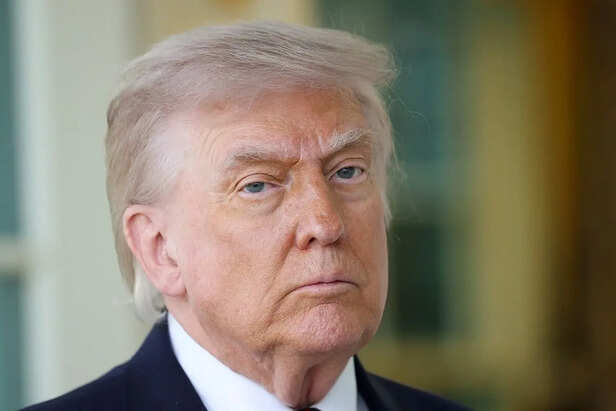 ​Donald Trump removed an AI-generated image portraying him in a Jesus-like role​