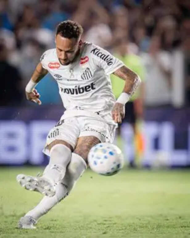 X| @neymarjr| Heated moment sees Neymar call fan ‘fat’ after Santos draw