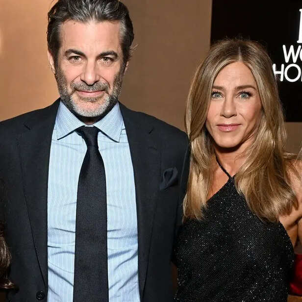 X| @YahooEnt| Jennifer Aniston finds closure with Jim Curtis