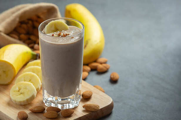 Banana almond smoothie