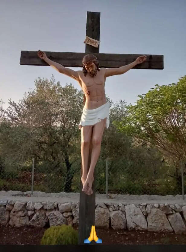 X | Jere_Memez |Viral claim about Israeli soldier and Jesus statue