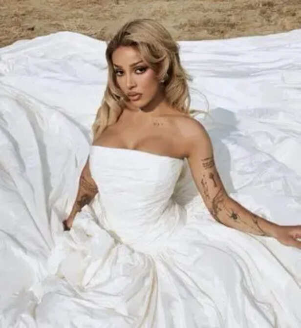 X| @BuzzingPop| Doja Cat bans Adin Ross during livestream