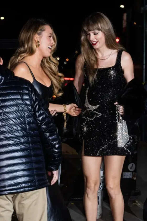 X| @etnow| Social media divided over Lively’s stance