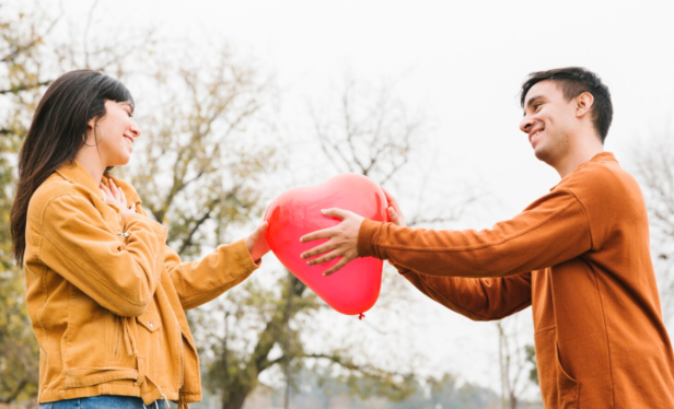 Healthy Relationship                               (Image Credit:Freepik)