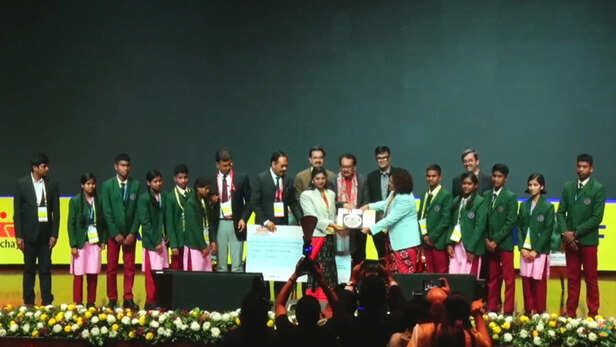 मॉडल यूथ ग्राम सभा का मिला सम्मान