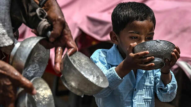 बढ़ती गर्मी के चलते स्कूलों के समय में बदलाव