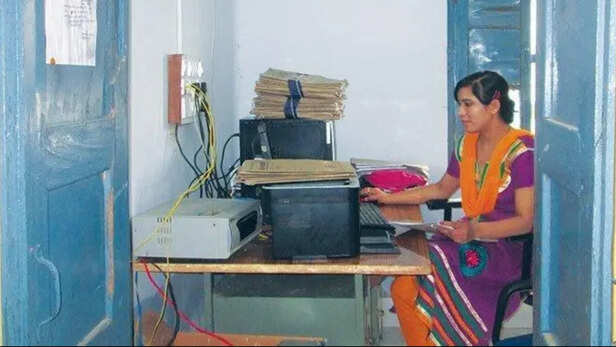 देश में करीब 49.75 प्रतिशत प्रतिनिधि महिलाएं 