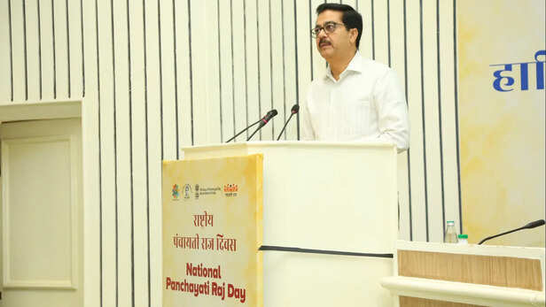 पंचायती राज मंत्रालय, भारत सरकार के सचिव विवेक भारद्वाज