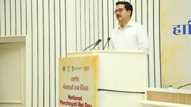 पंचायती राज मंत्रालय के सचिव विवेक भारद्वाज