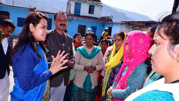 बागेश्वर की जिलाधिकारी आकांक्षा कोंडे