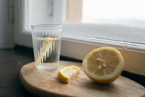 Lemon water                      (Image Credit:Pexels)