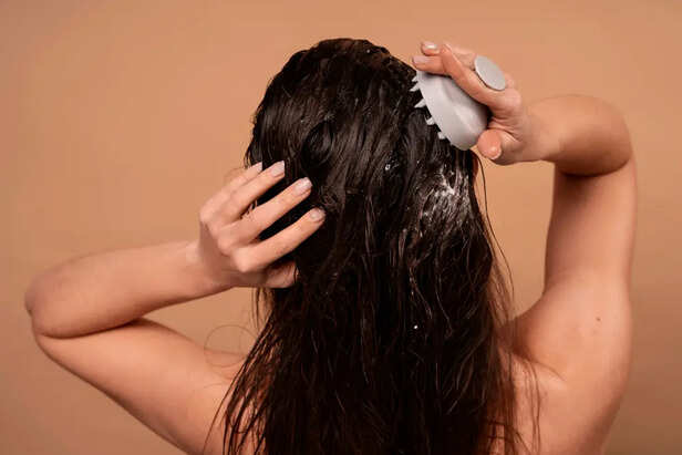Taking Care of your hair                    (Image Credit:Freepik)
