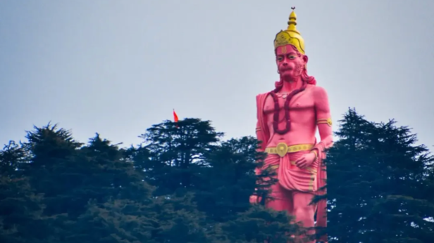 Hanuman Statue at Jakhu Temple, Shimla | Instagram - @shimla_shehar