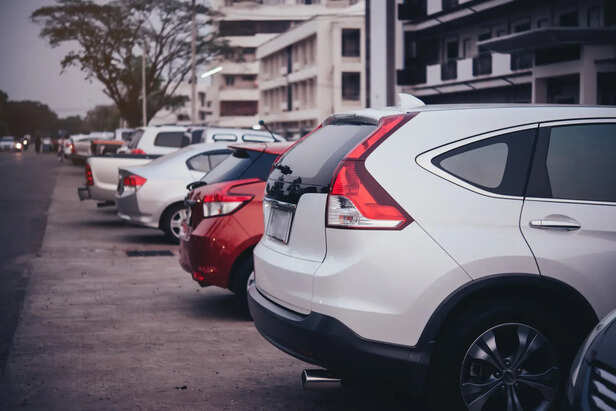 Cars                                (Image Credit:Freepik)