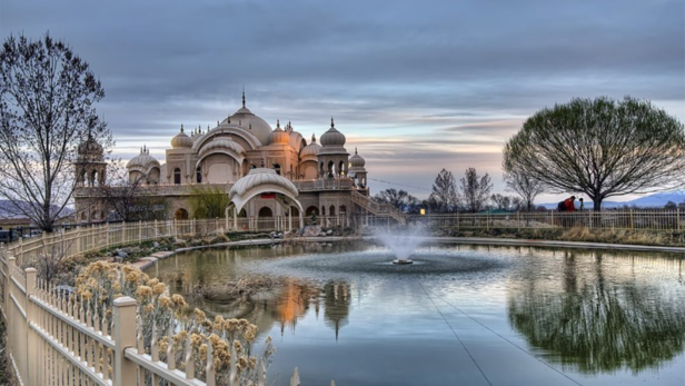 Radha Krishna Temple | Instagram - @iskcon.news
