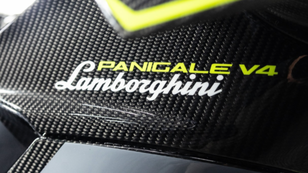 Ducati Panigale V4 Lamborghini | Instagram - @drivewithdavid
