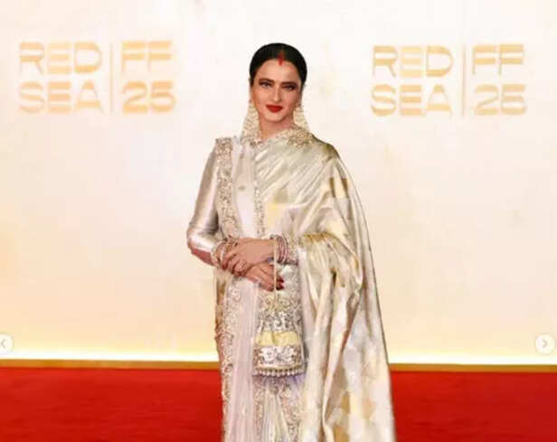 Rekha in a classic saree with sindoor
