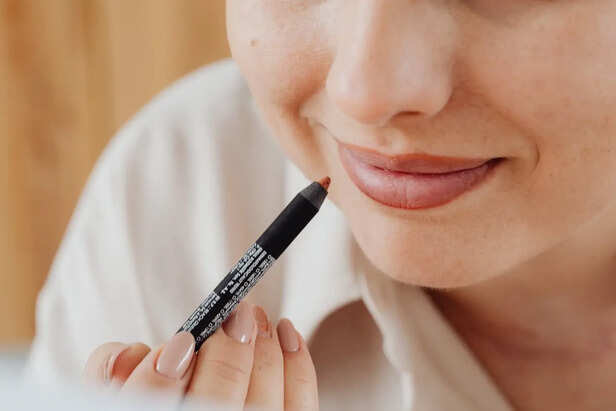Perfect Lip Definition Trick