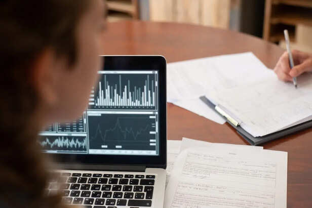 Using AI to Understand Data