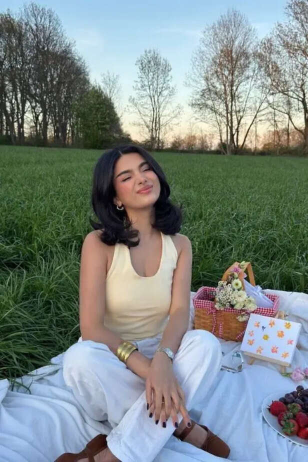 Pinterest | While supporters see solo-maxxing as a refreshing rejection of outdated relationship expectations, some experts worry that constantly protecting one’s peace could become an excuse to avoid emotional vulnerability altogether.