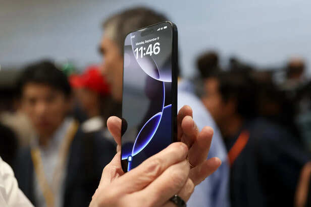 Apple's AI Siri Has Everyone Talking