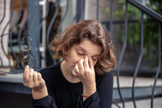 Dust and Pollutants Around the Eyes