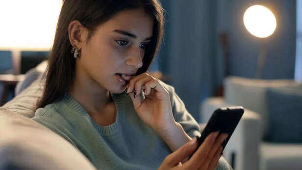 What is zombieing? The new red-flag dating trend quietly taking over modern romance