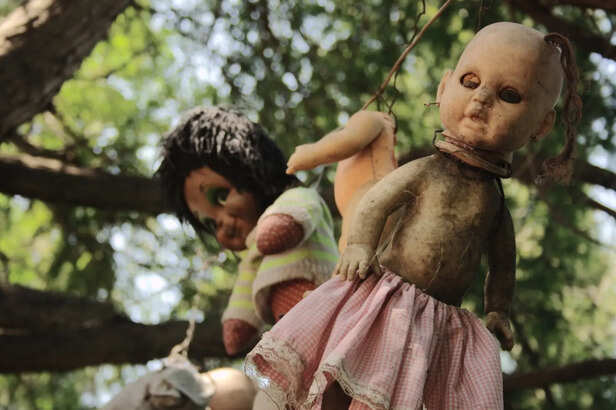 X | @middleEastX | Dolls Island