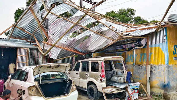 70 KM/H की रफ्तार से चलेंगी हवाएं